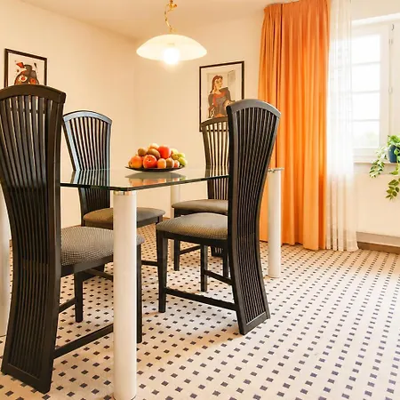 Residenz Unter Den Linden 29 アパート